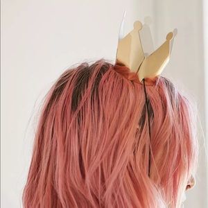URBAN OUTFITTERS Mini Party Crowns Set GOLD NEW birthdays special occasions